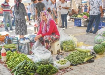 Cumhuriyet mahallesi pazarı hizmete girdi