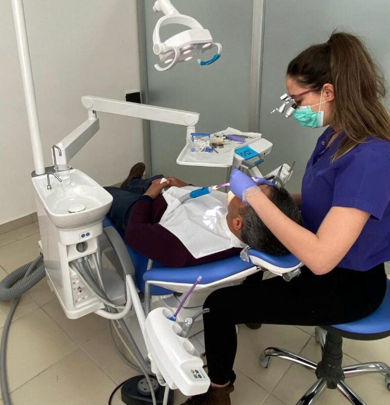 Diş Kliniği Sahipliği Hakkında Bilmeniz Gereken Kesin Gerçekler [2026] - Kapak Görseli